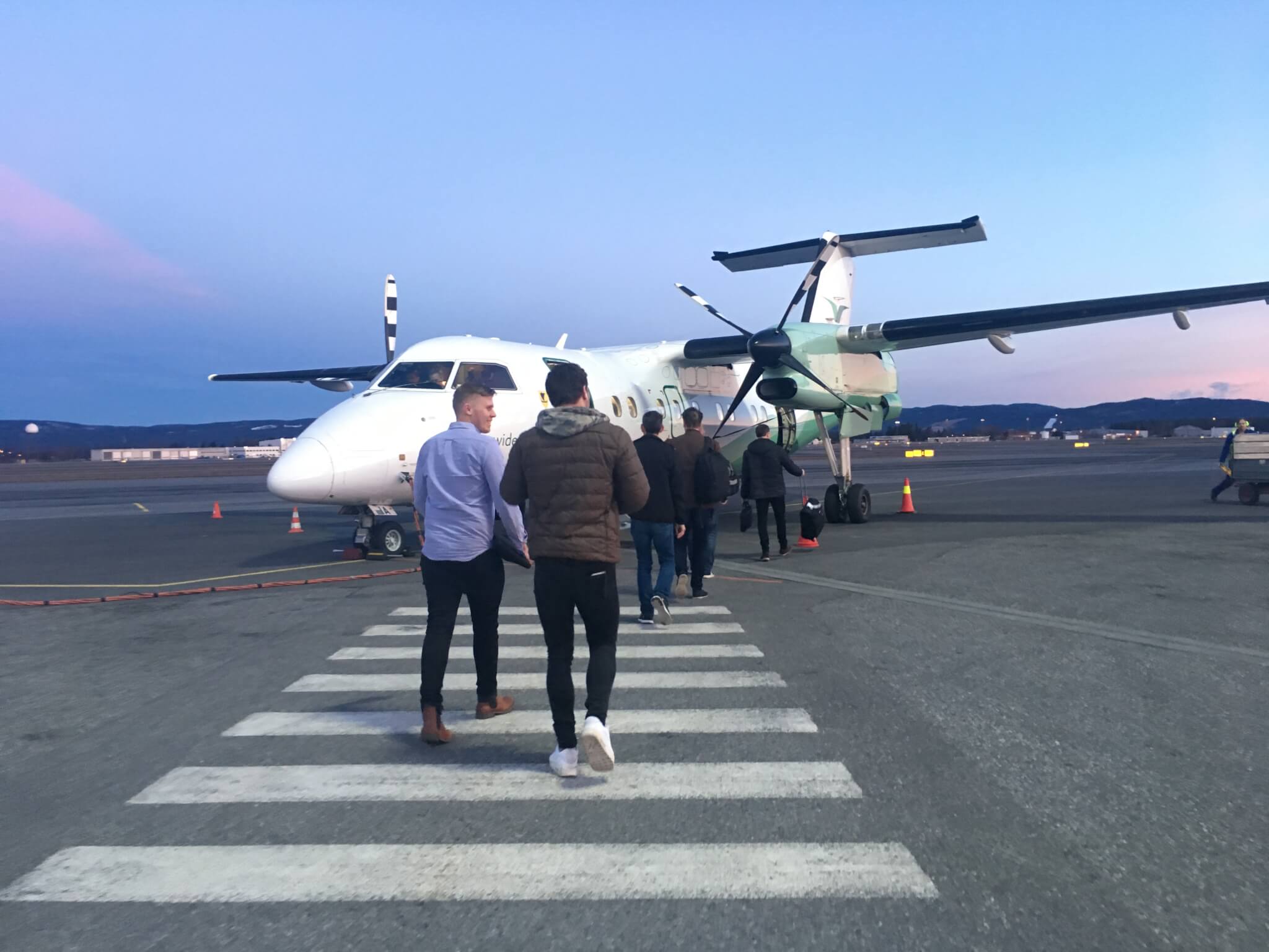 runway sogdnal jumper plane - Norway in 3 Days