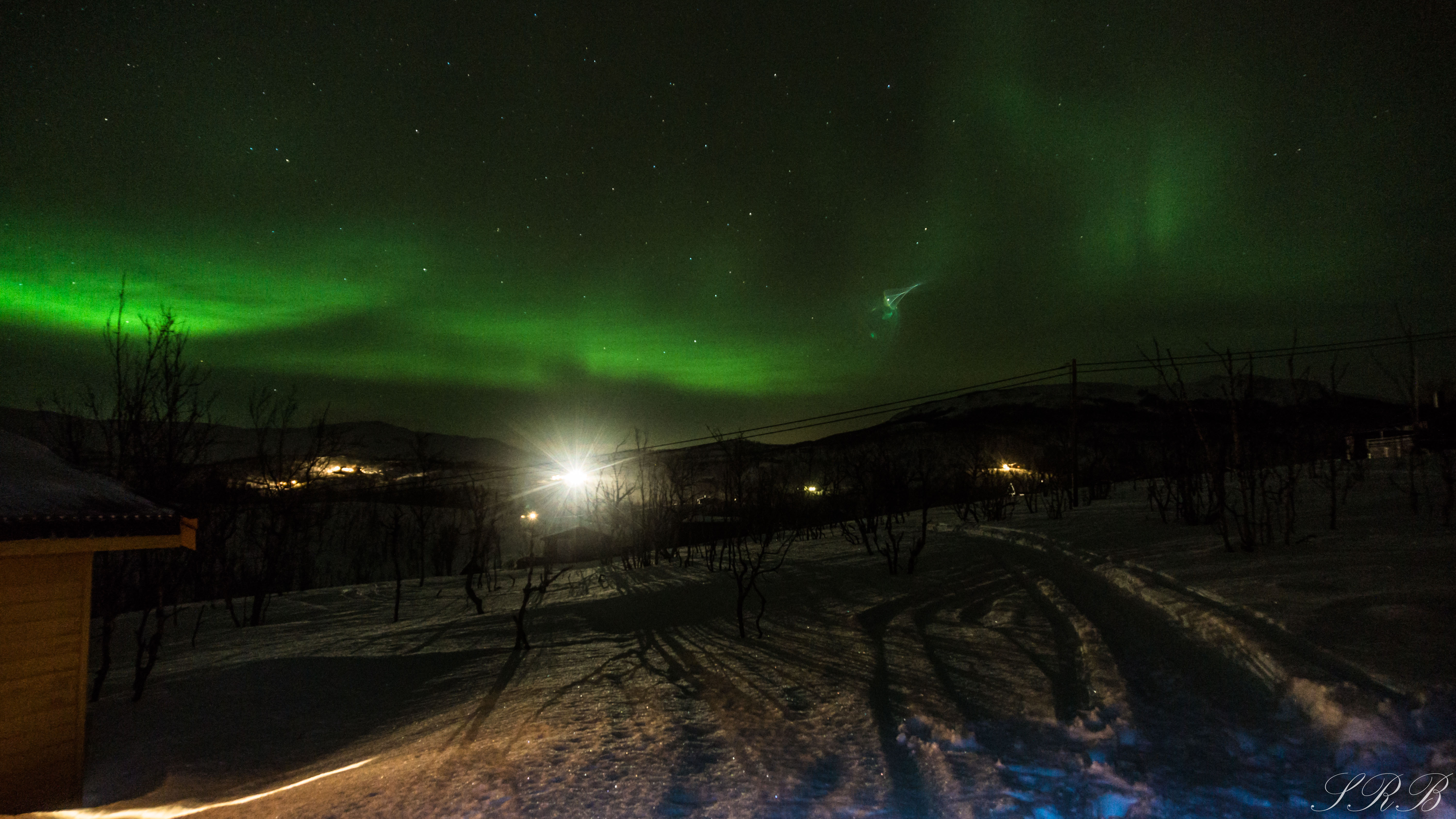 capturing night time photography, photographing the northern lights