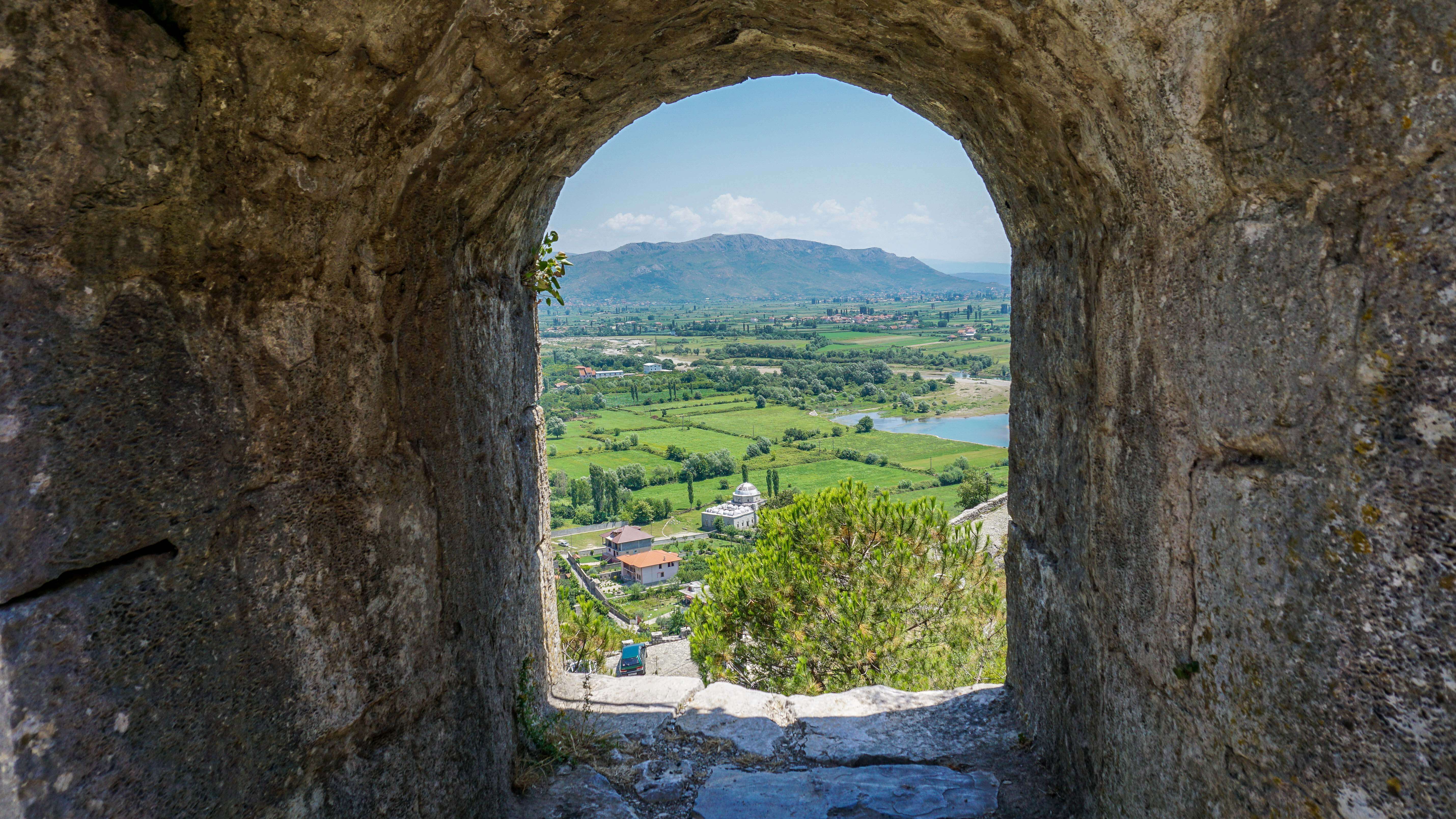 Balkans countries road trip, Albania Rozafa Castle