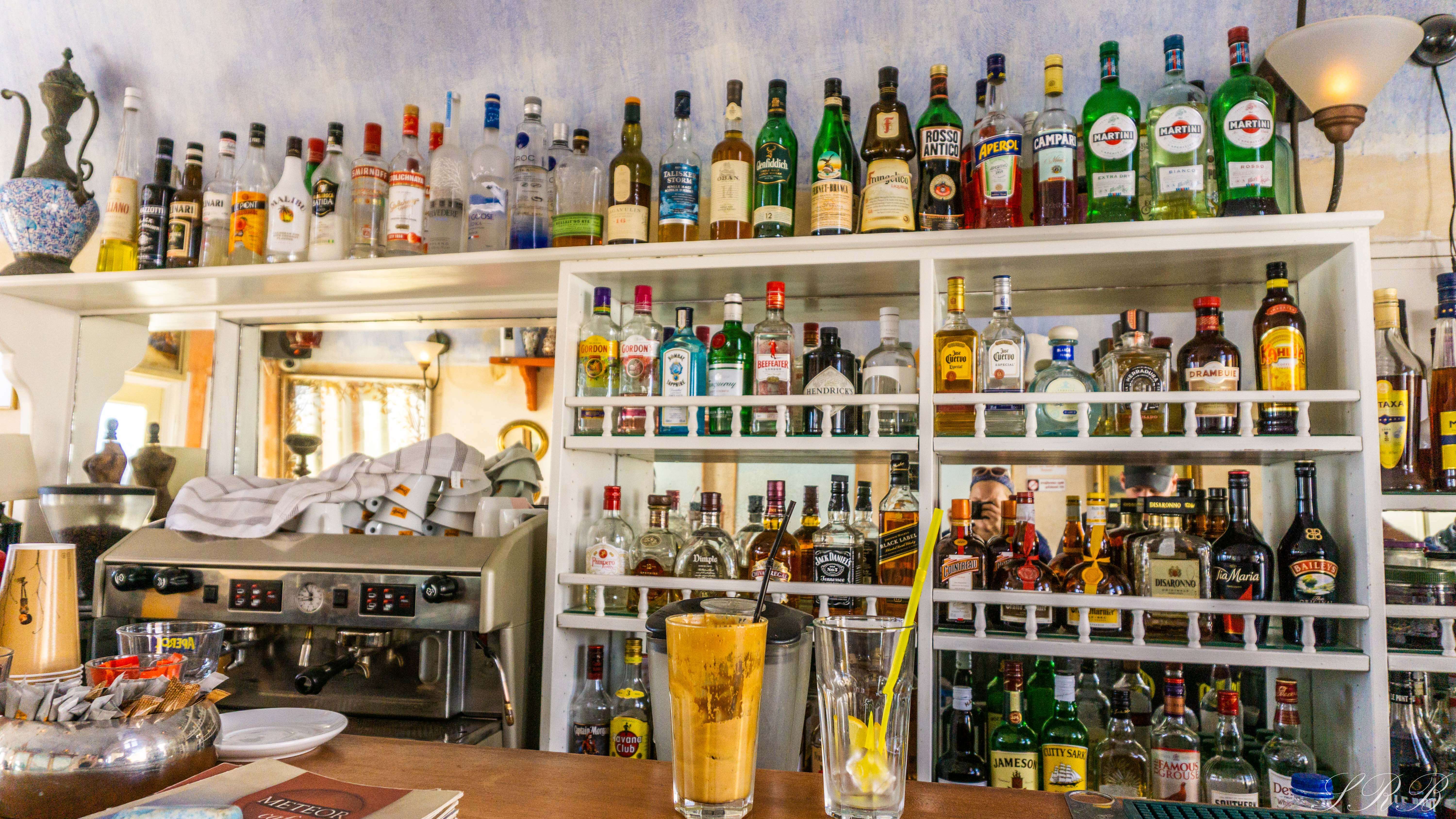 Holidays in Oia Santorini, Cocktails, Meteorcafe