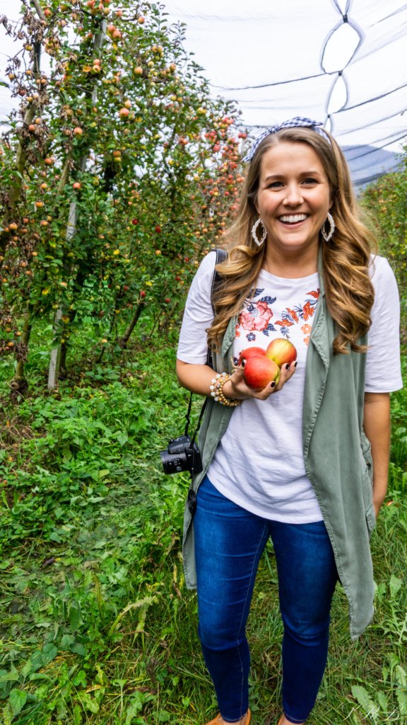 a friend picking apples with me at maso alle rose