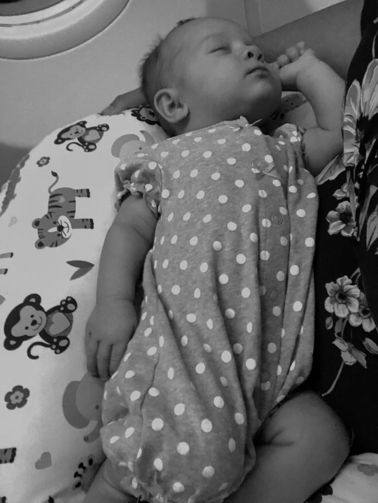 infant sleeping during flight