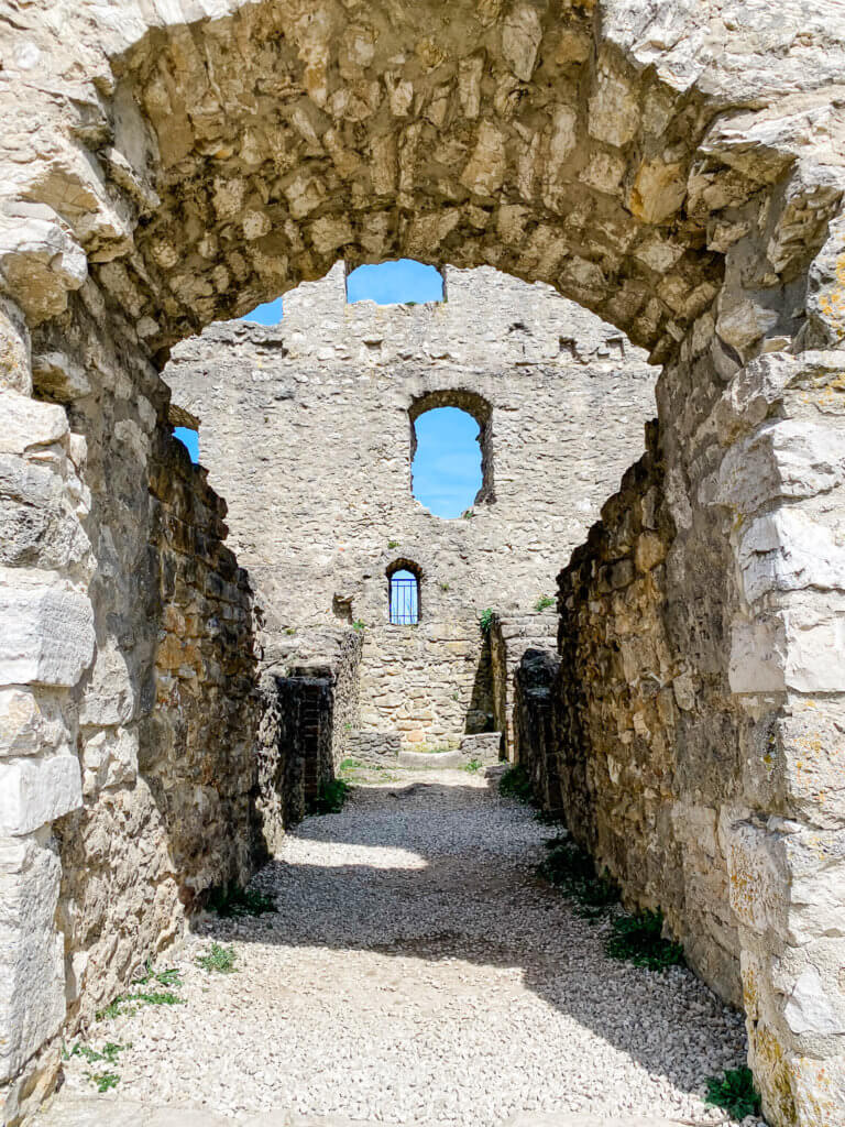  burgruine wolfstein multi story great hall