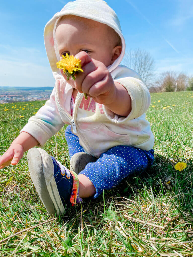 baby outdoors at burgruine wolfstein